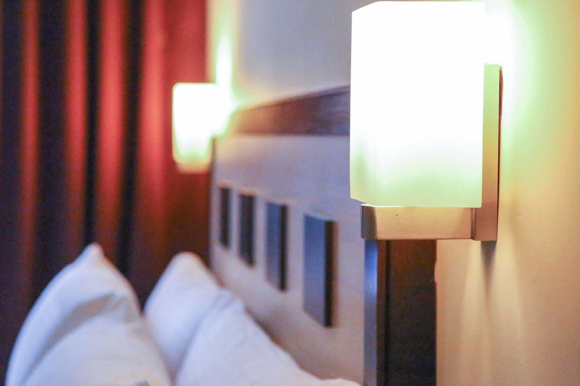 Corona Inn Куала Лумпур Екстериор снимка